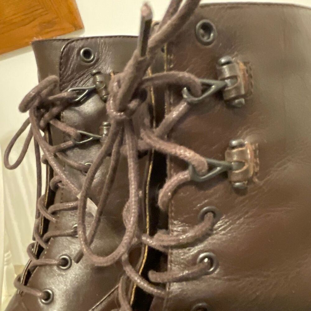 Ship’n Shore Women’s Vintage Leather Boots - Picture 10 of 13